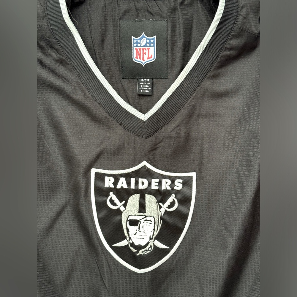 NFL Raiders Wind Breaker Pull Over